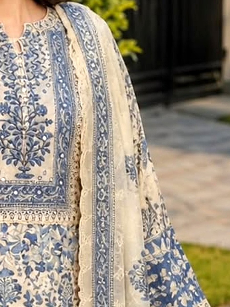The printed dupatta of the same three piece