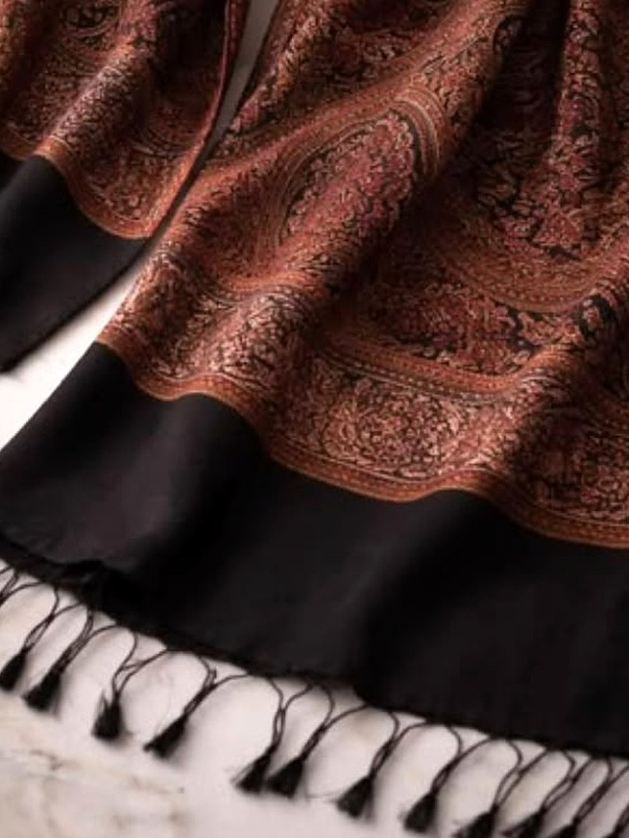 Shawl, folded
