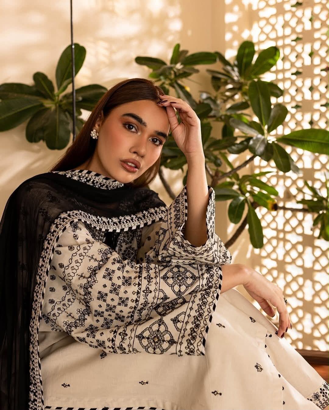 ARFA EMBROIDERY 3PC* — view 1